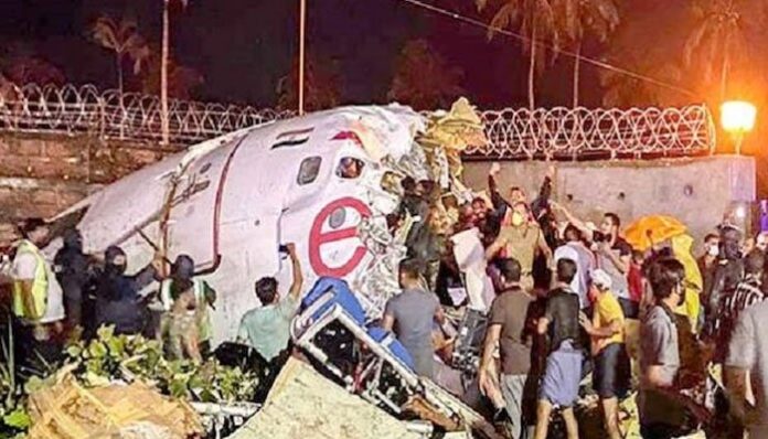 17 killed in Indian plane crash