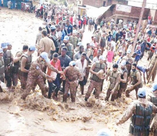 Pakistani Peacekeepers Rescue Over 2000 People in Flood Hited Congo Pakistani Peacekeeper in Congo