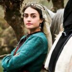 Ertugrul Ghazi’s Heroine Criticized for Wearing Western Clothes Ertugrul Ghazi's Heroine Criticized for Wearing Western Clothes