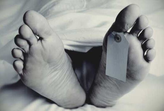 Polic Recovered 2 dead bodies from Car in Karachi Dead Bodies of Childs