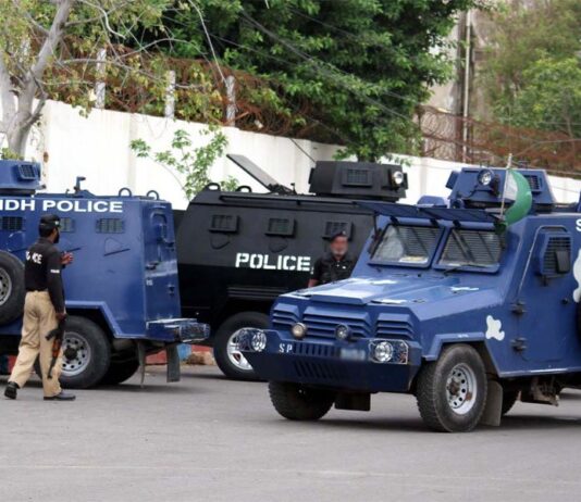3 Accused of MQM London Arrested from New Karachi, Arms, Bombs Recovered 3 Accused of MQM London Arrested from New Karachi, Arms, Bombs Recovered
