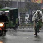 Lahore Awakens With Light Rains Slow Rain in Lahore