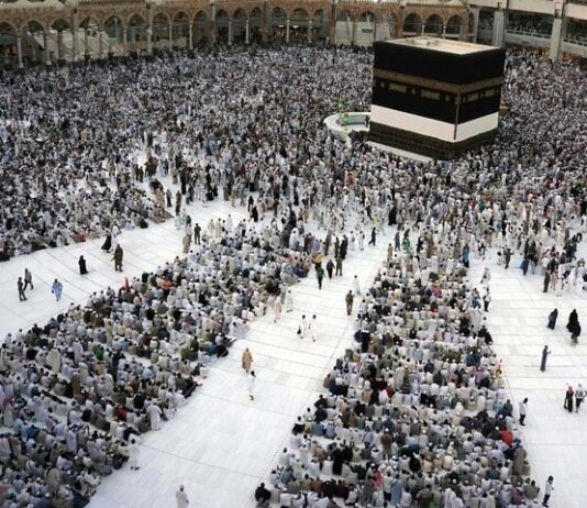 Saudi Arabia Will Reopen Mosques in Mecca on Sunday Saudi Arabia to Reopen Makkah Mosques on Sunday
