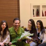 Latest Pictures of Saleem Sheikh with his Beautiful Daughters Latest Pictures of Saleem Sheikh with his Beautiful Daughters