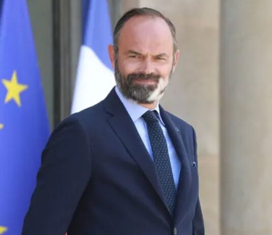 French PM Resigns Including Cabinet French PM Resigns Including Cabinet