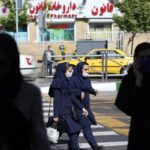 Iran: Masks Compulsory for Entry into Offices Iran: Masks Compulsory for Entry into Offices