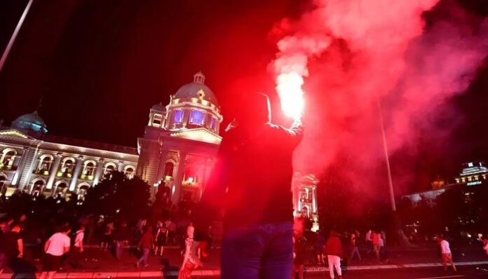 Serbia: Protests Against the Imposition of Curfew Due to Corona