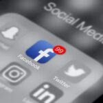Facebook glitch caused crash in popular apps for iPhone users Facebook glitch caused crash in popular apps for iPhone users