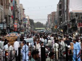12 Shopkeepers in Faisalabad Were Arrested For Violating The Lockdown Faisalabad Markets