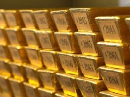 The price of Gold Per Tola is Rs 105,200 Gold