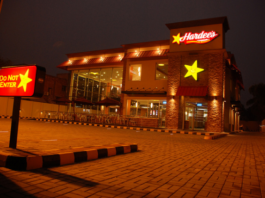 Hardees Karachi has been sealed for violating lockdown restrictions Hardees Karachi has been sealed for violating lockdown restrictions