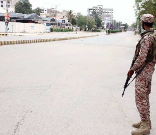 Rangers arrest three suspects of robbery and murder at the Qabza colony https://www.samaa.tv/news/pakistan/2020/07/rangers-arrest-three-suspects-in-qabza-colony-robbery-murder/