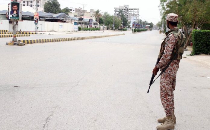 https://www.samaa.tv/news/pakistan/2020/07/rangers-arrest-three-suspects-in-qabza-colony-robbery-murder/ https://www.samaa.tv/news/pakistan/2020/07/rangers-arrest-three-suspects-in-qabza-colony-robbery-murder/