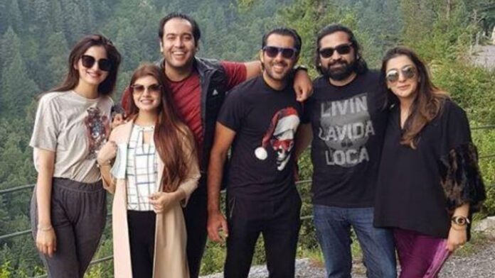 Tennis Player Aisam-ul-Haq Qureshi Enjoys a Family Vacation [Pictures]