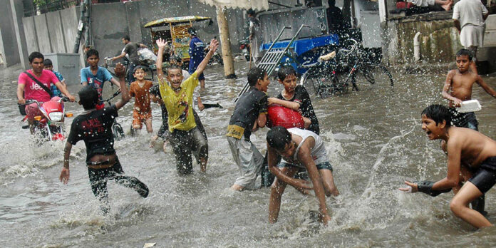 Rain with strong winds forecast in upper areas of Country