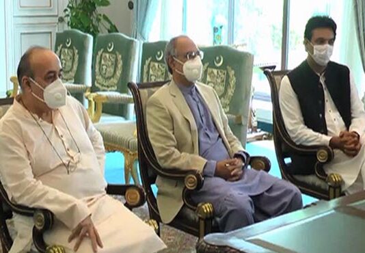 Hafeez Sheikh, Usman Dar called on Prime Minister Imran Khan Hafeez Sheikh, Usman Dar called on Prime Minister Imran Khan