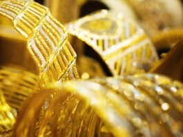 The price of gold in Pakistan is Rs. 1,30,000 per tola The price of gold in Pakistan is Rs. 1,30,000 per tola