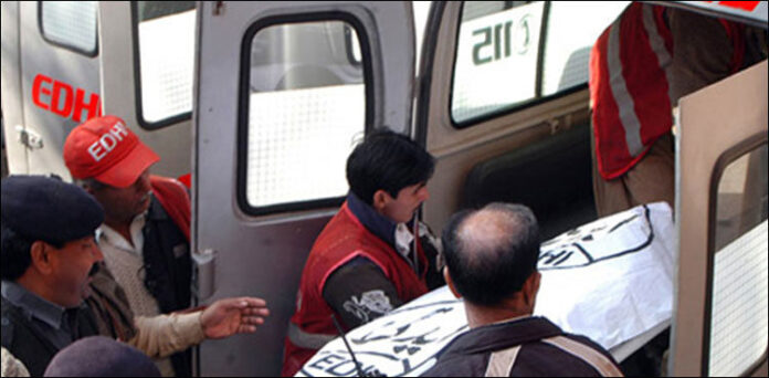 5 killed, 30 injured as passenger bus overturns in Sahiwal