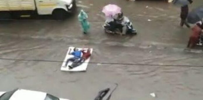 Two people on a floating mattress, video goes viral