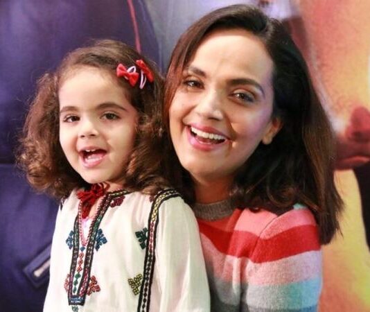 Congratulations When Aamina Sheikh Shares A Photo of Her Wedding Ring Aamina Sheikh & Her Daughter