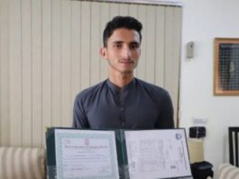 Young Afghan Rrefugee in KPK Scored 99% Marks in Matriculation Exams! Afghan Refugee Mehboob ur Rehman