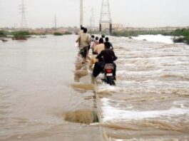 Video: Korangi Causeway Sealed Off While Malir River Flooded Korangi Road