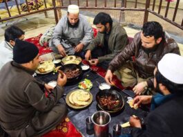 Pakistan Reopened Restaurants, Cinemas And Parks August 10 Restaurants