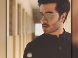 Feroz Khan reveals a female fan grabbed his collar to grab his number Feroz Khan reveals a female fan grabbed his collar to grab his number