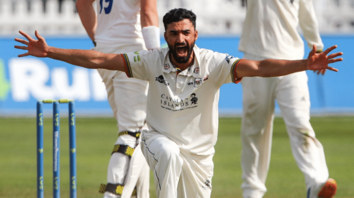 Zafar Gohar took 5 wickets in a row in the county championship.