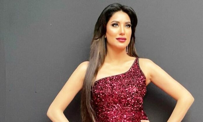 75% of the people of the country think that 'awards' are given on relationships: Mehwish Hayat