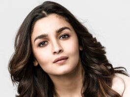Alia Bhatt made her fan cry Alia Bhatt made her fan cry